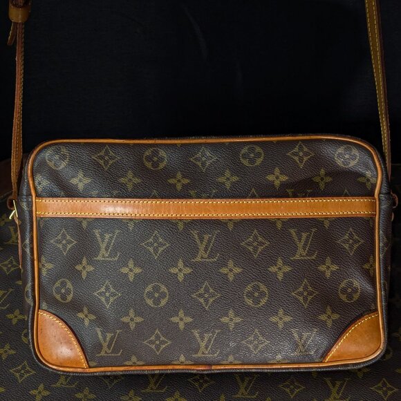 LOUIS VUITTON Trocadero 30 Monogram Canvas - Large Crossbody - Picture 4 of 16